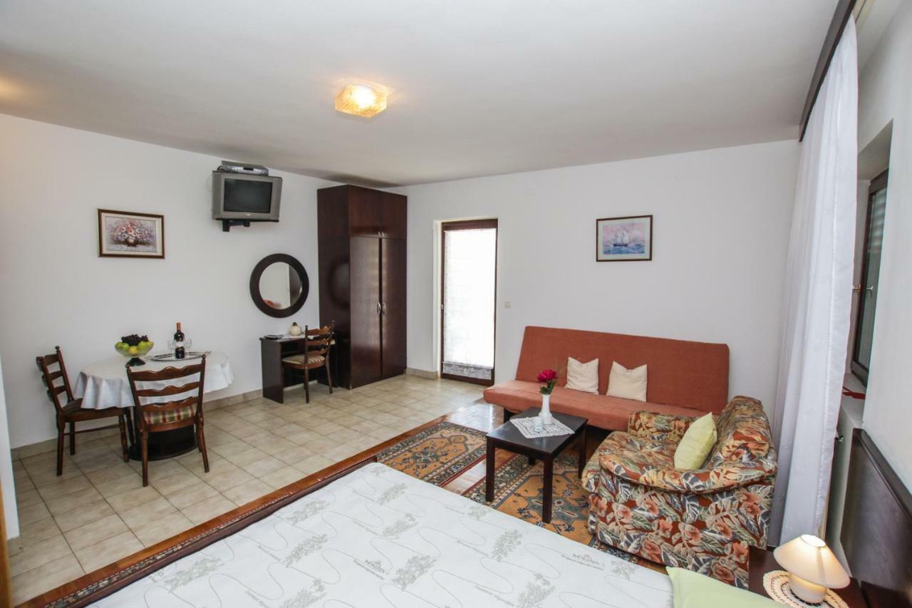 Apartmani Janja 波雷奇 外观 照片
